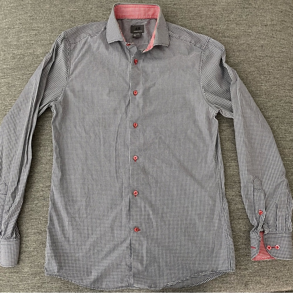H&M Black and White Checkered Button Down Shirt